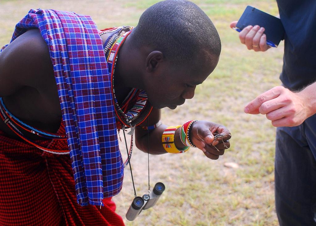 Guide icon with checklist and pen