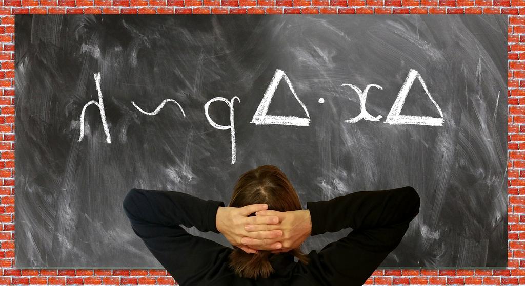 Quantum computer processor with glowing qubits and circuit patterns